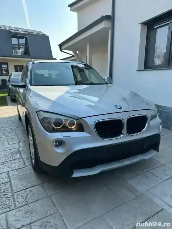 Gri Utilizat 2010 BMW X1 SUV | 5.990 EUR (Puțin scump) - Imagine 1/4