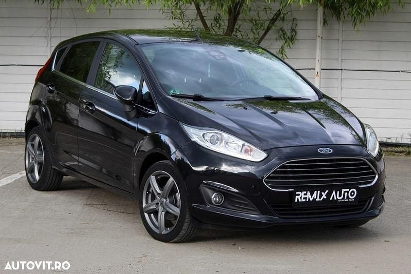 Negru Utilizat 2014 Ford Fiesta Titanium Hatchback | 5.440 EUR - Imagine 1/4