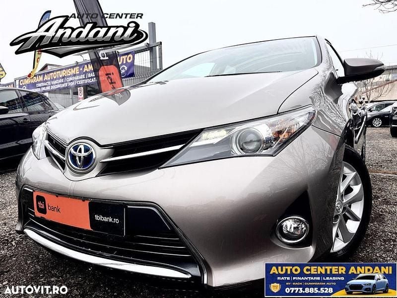 Second-hand Toyota Auris Hybrid Executive 136 CP (100 kW) 2015 Culoaregri Berlinǎ