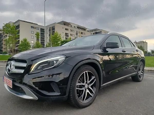 Negru Utilizat 2015 Mercedes GLA180 SUV | 14.400 EUR - Imagine 1/4