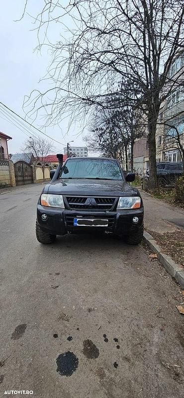 Culoarenegru Utilizat 2005 Mitsubishi Pajero Intense SUV | 8.500 EUR - Imagine 1/4