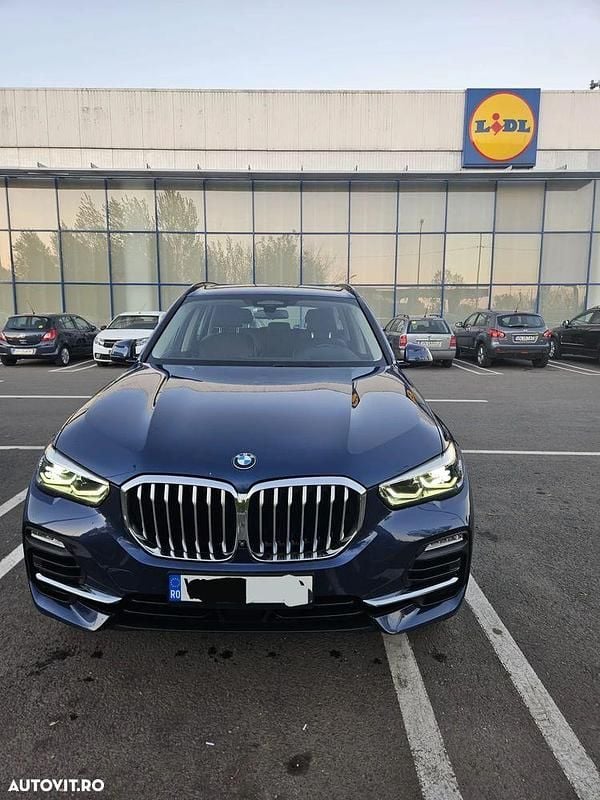 Culoarealbastru Utilizat 2019 BMW X5 Sport Line SUV | 37.500 EUR (Preț bun) - Imagine 1/4