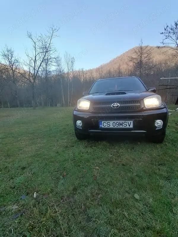 Negru Second-hand 2005 Toyota RAV4 SUV | 4.200 EUR (Preț OK) - Imagine 1/4