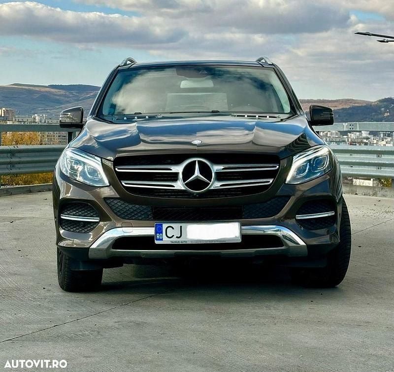 Culoaremaro Utilizat 2017 Mercedes GLE350 SUV | 30.590 EUR (Super Preț) - Imagine 1/4