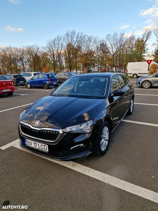 Culoarenegru Utilizat 2020 Skoda Scala Hatchback | 11.500 EUR (Preț OK) - Imagine 1/4