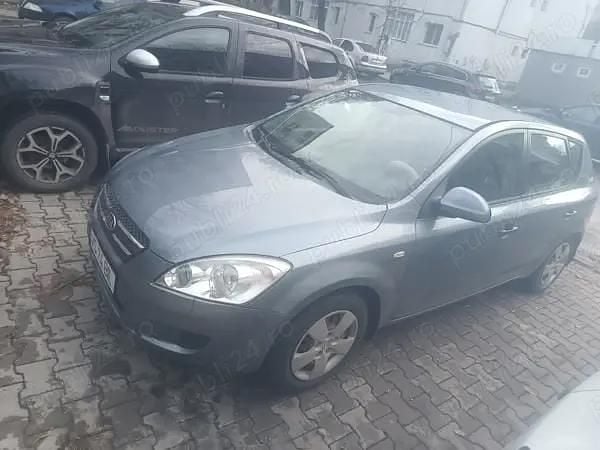Utilizat 2008 Kia Ceed Berlinǎ | 1.400 EUR (Super Preț) - Imagine 1/4