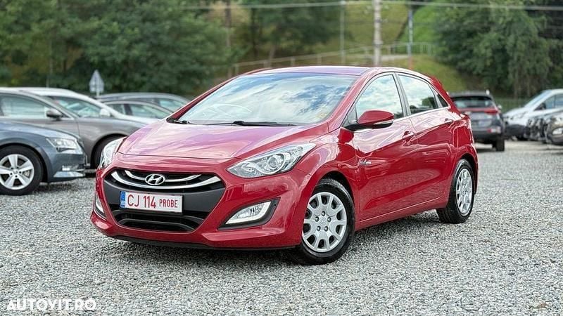Culoarerosu Utilizat 2012 Hyundai i30 Style Hatchback | 6.850 EUR (Preț bun) - Imagine 1/4