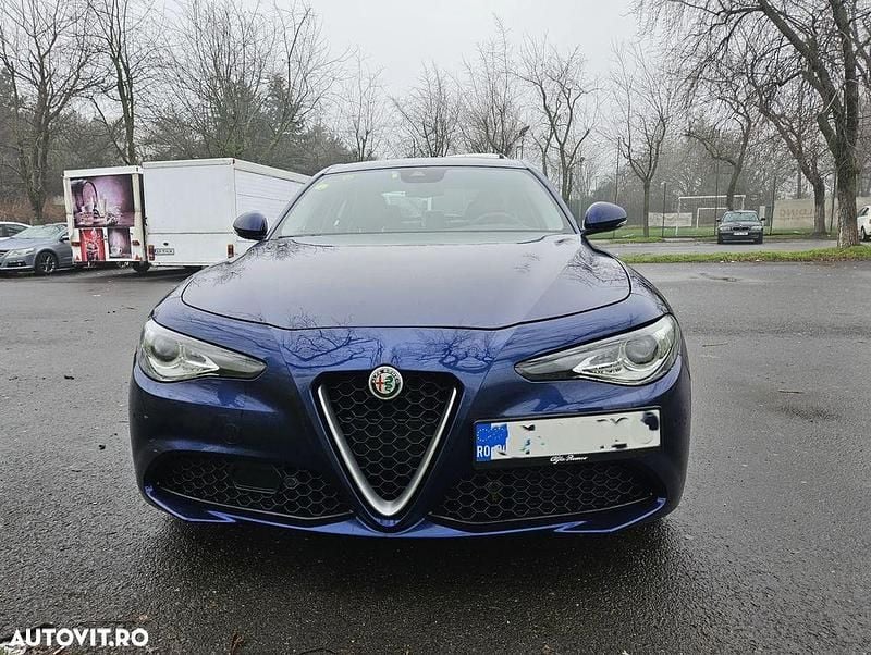 Culoarealbastru Utilizat 2017 Alfa Romeo Giulia Super Berlinǎ | 14.900 EUR (Preț OK) - Imagine 1/4