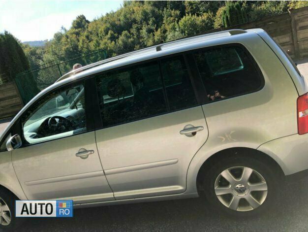 Second-hand VW Touran 140 CP (102 kW) 2006 Gri Monovolum