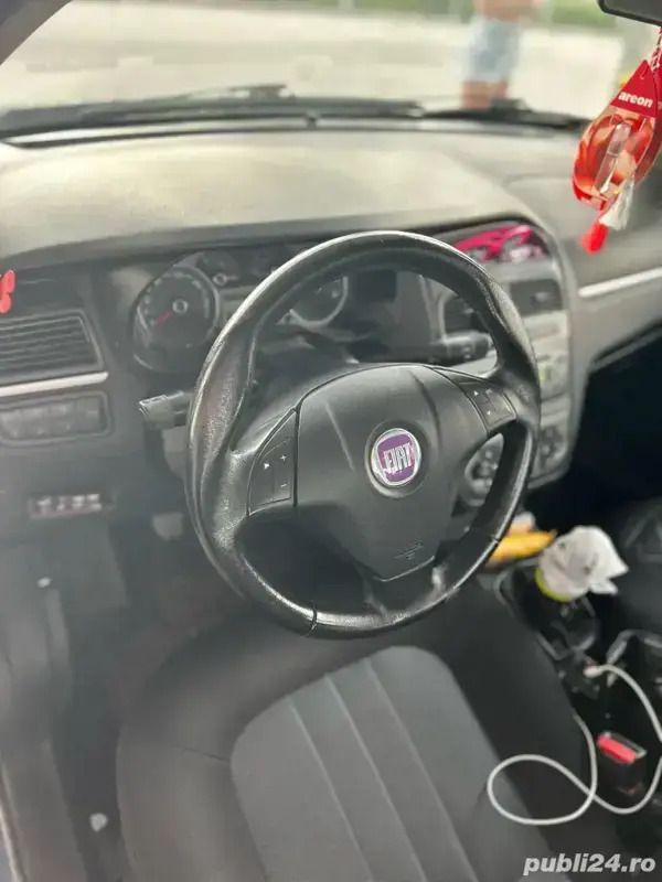 Utilizat 2008 Fiat Linea Berlinǎ | 2.300 EUR - Imagine 1/4