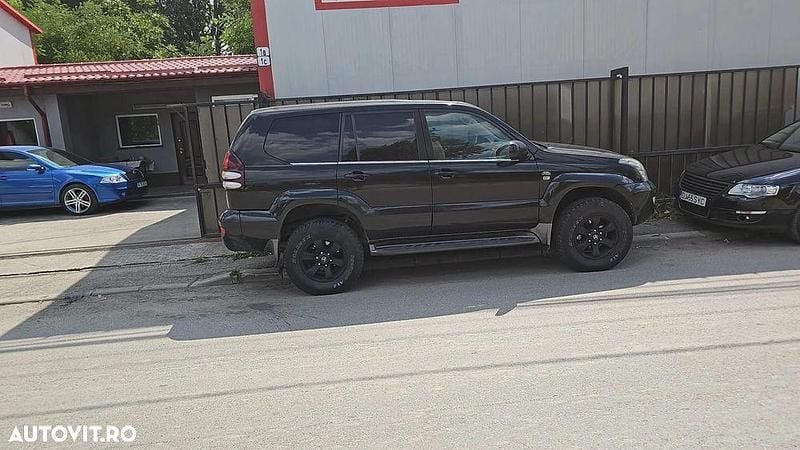 Culoarenegru Utilizat 2009 Toyota Land Cruiser SUV | 17.500 EUR (Preț OK) - Imagine 1/4