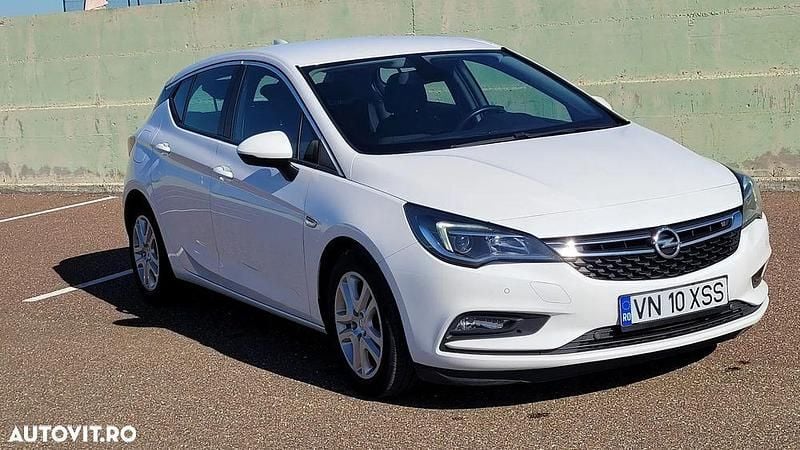 Second-hand Opel Astra Excellence 110 CP (80 kW) 2017 Culoarealb Hatchback