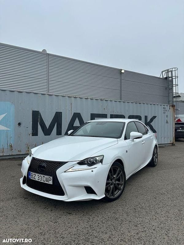 Second-hand Lexus IS300h Sport Line 223 CP (164 kW) 2014 Culoarealb Berlinǎ