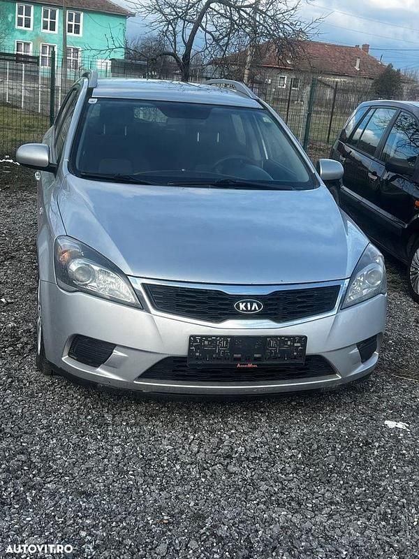 Second-hand Kia Ceed Spirit 128 CP (94 kW) 2011 Culoaregri Hatchback