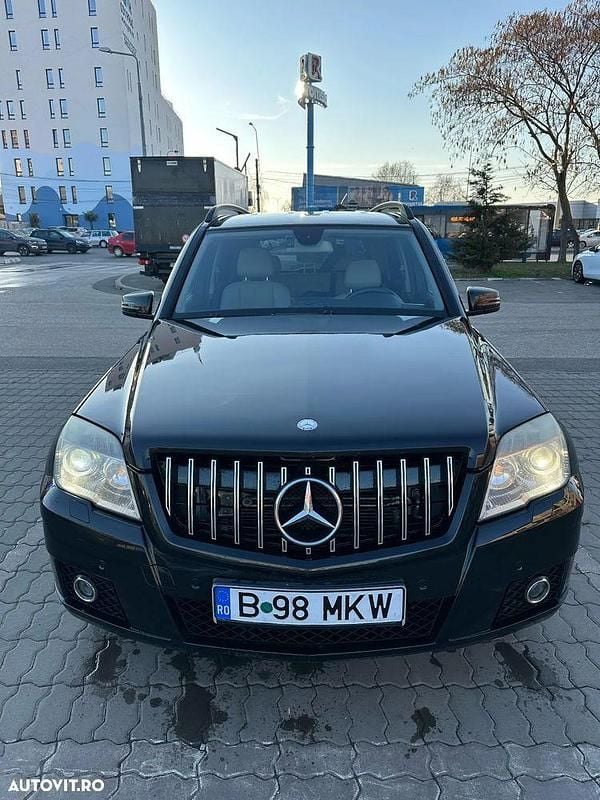 Culoarenegru Utilizat 2009 Mercedes GLK350 SUV | 6.300 EUR - Imagine 1/4