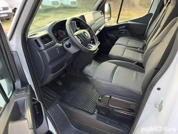 Utilizat 2020 Renault Master Van | 13.000 EUR (Preț bun) - Imagine 1/4