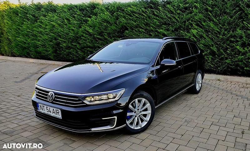 Culoarenegru Utilizat 2018 VW Passat Berlinǎ | 13.888 EUR (Preț OK) - Imagine 1/4