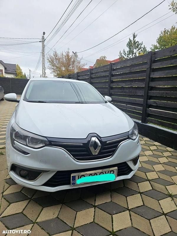 Culoarealb Utilizat 2020 Renault Mégane IV Berlinǎ | 11.000 EUR (Super Preț) - Imagine 1/4