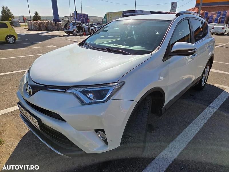 Culoarealb Utilizat 2016 Toyota RAV4 Comfort SUV | 12.250 EUR (Preț bun) - Imagine 1/4