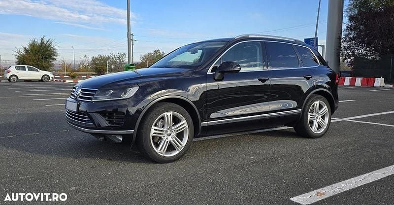 Second-hand VW Touareg Edition 262 CP (192 kW) 2015 Culoarenegru SUV