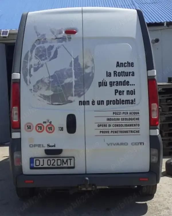 Second-hand Opel Vivaro 114 CP (83 kW) 2008 Alb Monovolum