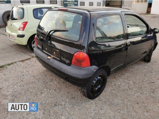 Second-hand Renault Twingo 60 CP (44 kW) 2004 Negru Hatchback