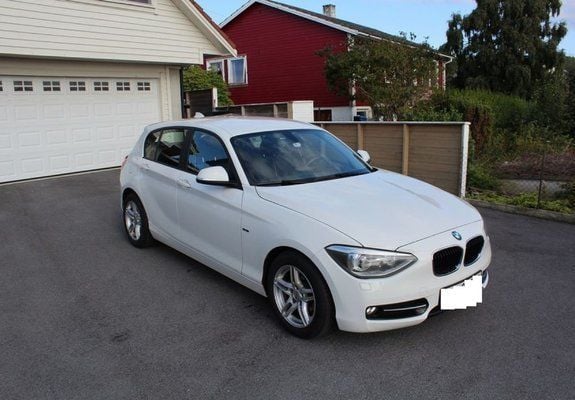 Alb Utilizat 2013 BMW 116 Sport Line Hatchback | 4.200 EUR - Imagine 1/3