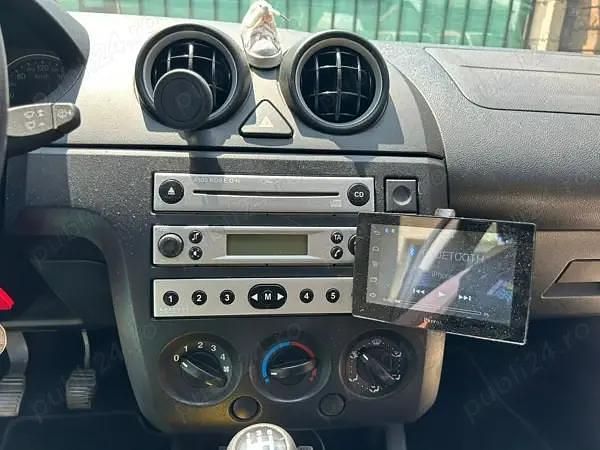 Second-hand Ford Fiesta 69 CP (50 kW) 2005 Albastru Hatchback