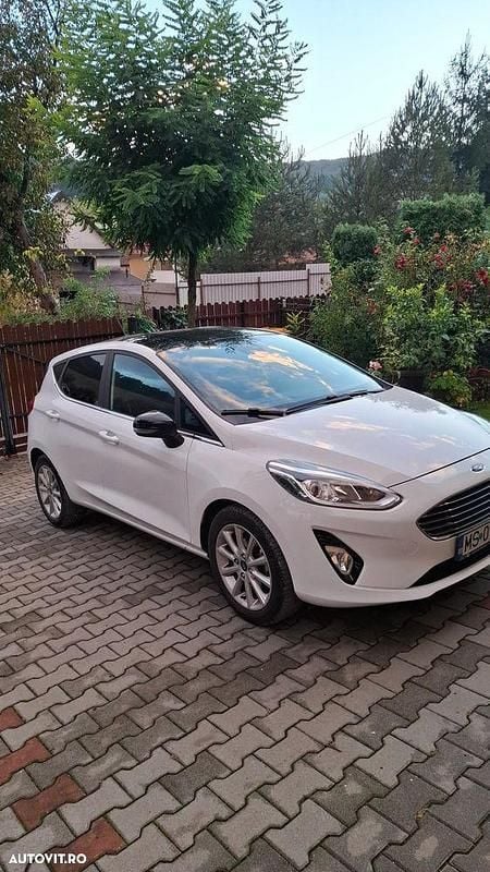 Second-hand Ford Fiesta 140 CP (102 kW) 2018 Culoarealb Hatchback