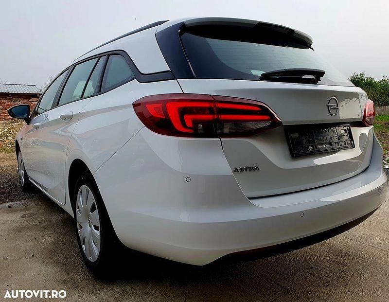 Second-hand Opel Astra Innovation 110 CP (80 kW) 2019 Culoarealb Break