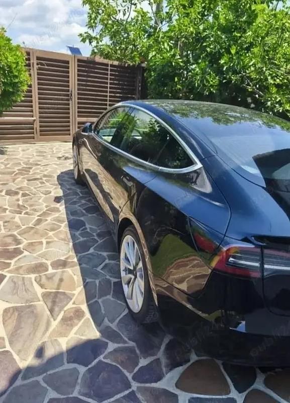 Second-hand Tesla Model 3 Standard Range Plus 257 kW (350 CP) 2019 Negru Berlinǎ