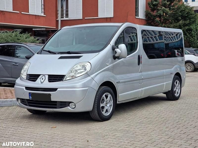 Second-hand Renault Trafic Authentique 115 CP (84 kW) 2014 Culoareargint Monovolum