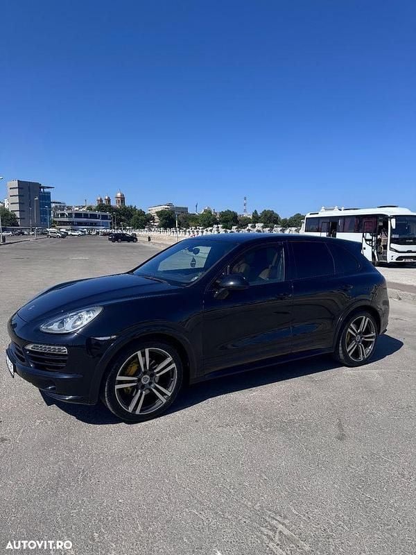 Negru Utilizat 2012 Porsche Cayenne SUV | 17.600 EUR (Preț bun) - Imagine 1/4