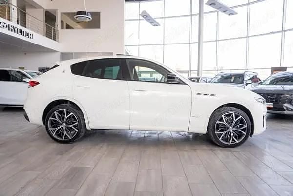 Second-hand Maserati Levante 275 CP (202 kW) 2019 Alb SUV