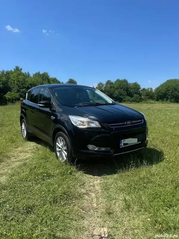 Negru Utilizat 2015 Ford Kuga SUV | 10.400 EUR (Preț OK) - Imagine 1/4