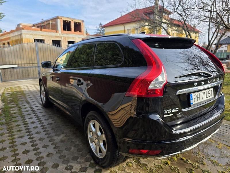 Second-hand Volvo XC60 190 CP (139 kW) 2016 Culoarenegru SUV