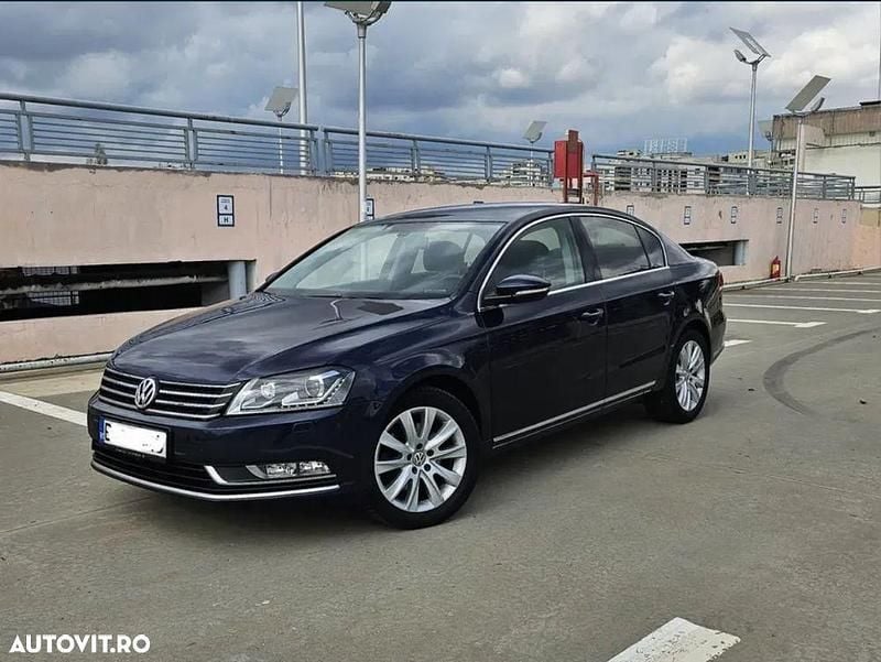 Culoarealbastru Utilizat 2013 VW Passat Highline Berlinǎ | 8.500 EUR (Preț OK) - Imagine 1/4