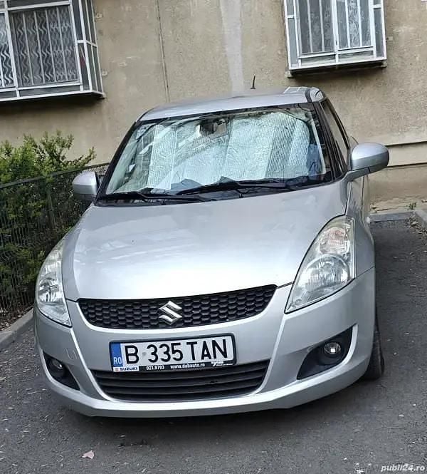 Second-hand Suzuki Swift 69 CP (50 kW) 2012 Argintiu Hatchback