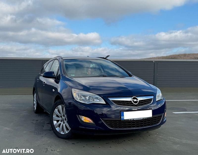 Culoarealbastru Utilizat 2010 Opel Astra Break | 3.950 EUR (Scump) - Imagine 1/4