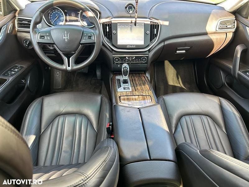 Second-hand Maserati Ghibli GranLusso 275 CP (202 kW) 2016 Culoarealb Berlinǎ