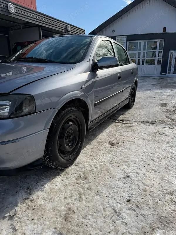 Second-hand Opel Astra 84 CP (61 kW) 2006 Berlinǎ