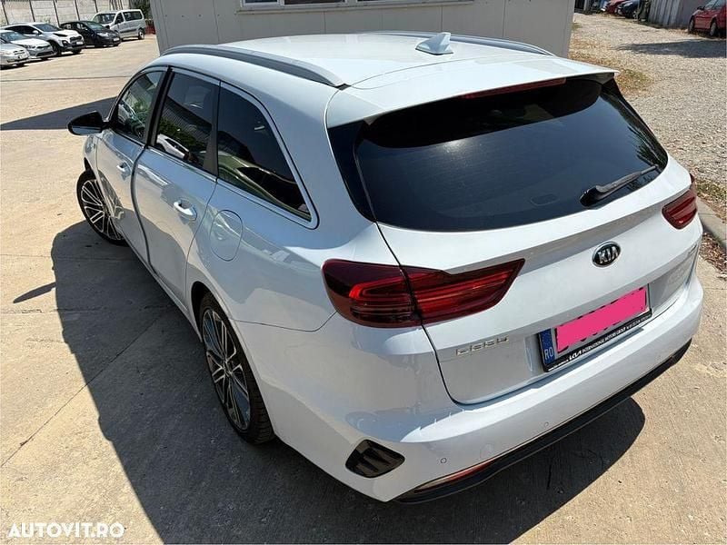 Second-hand Kia Ceed GT GT-Line 115 CP (84 kW) 2019 Culoarealb Break