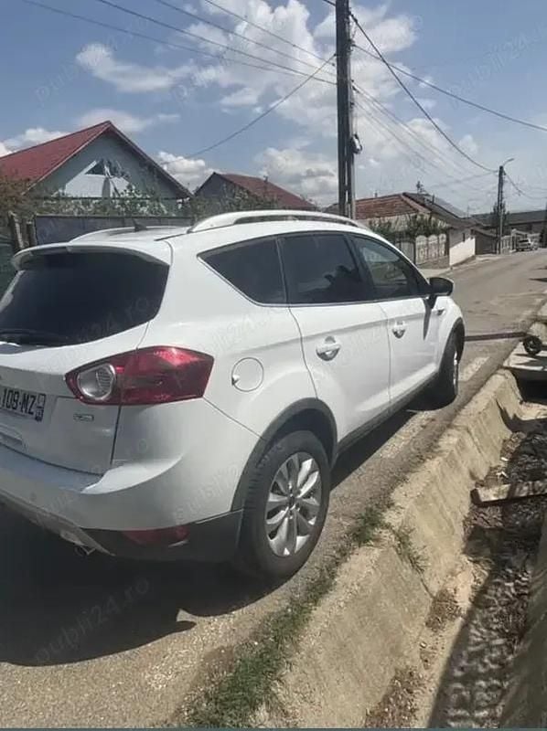 Utilizat 2011 Ford Kuga SUV | 5.000 EUR (Preț bun) - Imagine 1/4