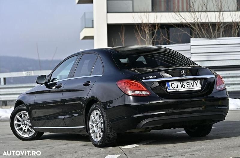 Second-hand Mercedes C200 150 CP (110 kW) 2018 Culoarenegru Berlinǎ