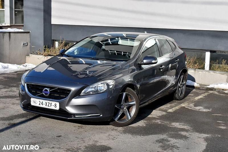 Second-hand Volvo V40 115 CP (84 kW) 2013 Culoaregri Hatchback