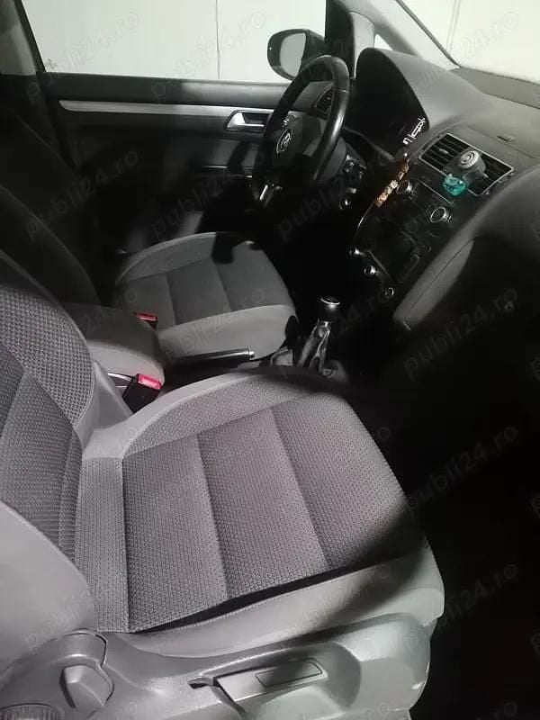 Second-hand VW Touran 140 CP (102 kW) 2011 Monovolum