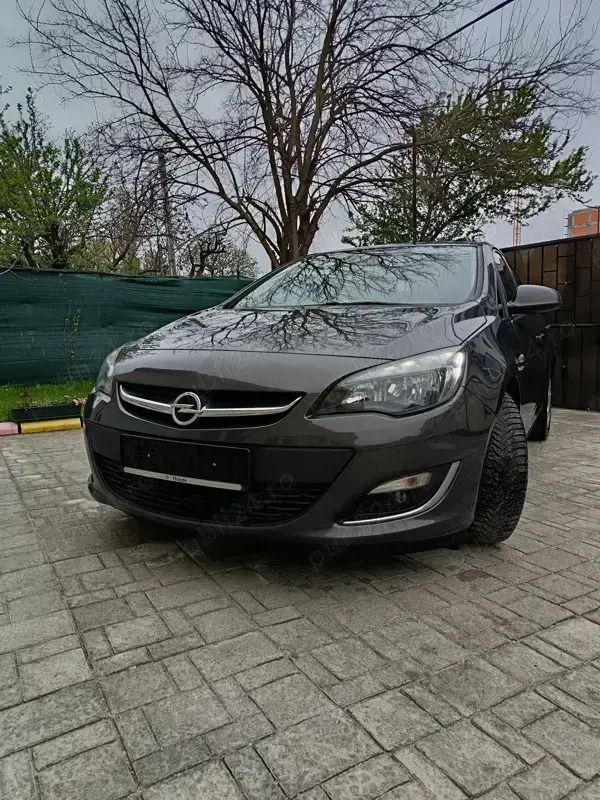 Maro Utilizat 2013 Opel Astra Eco Berlinǎ | 4.990 EUR (Preț OK) - Imagine 1/4