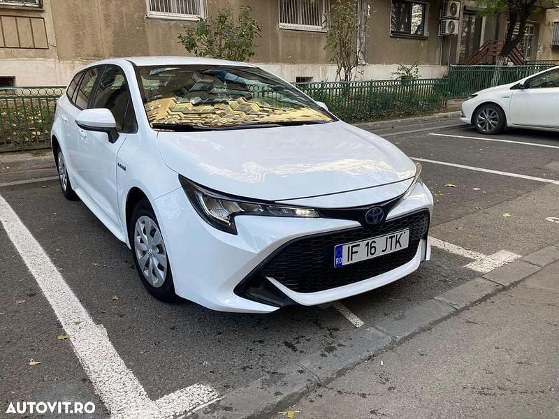 Culoarealb Utilizat 2020 Toyota Corolla Business Edition Break | 13.330 EUR (Preț bun) - Imagine 1/4
