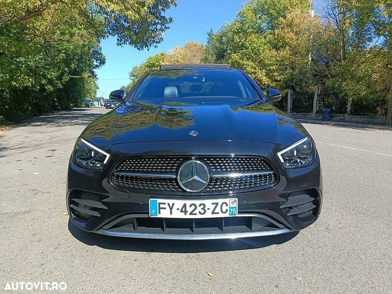 Culoarenegru Utilizat 2022 Mercedes E220 AMG line Berlinǎ | 29.990 EUR (Super Preț) - Imagine 1/4