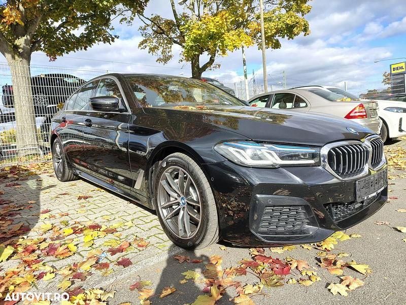 Culoarenegru Utilizat 2022 BMW 530e Shadowline Berlinǎ | 39.000 EUR (Scump) - Imagine 1/4